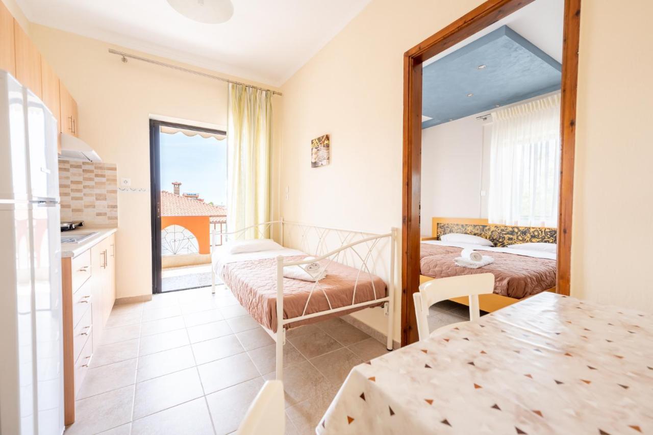 פראליה דיוניסיו Milonas House Apartments מראה חיצוני תמונה