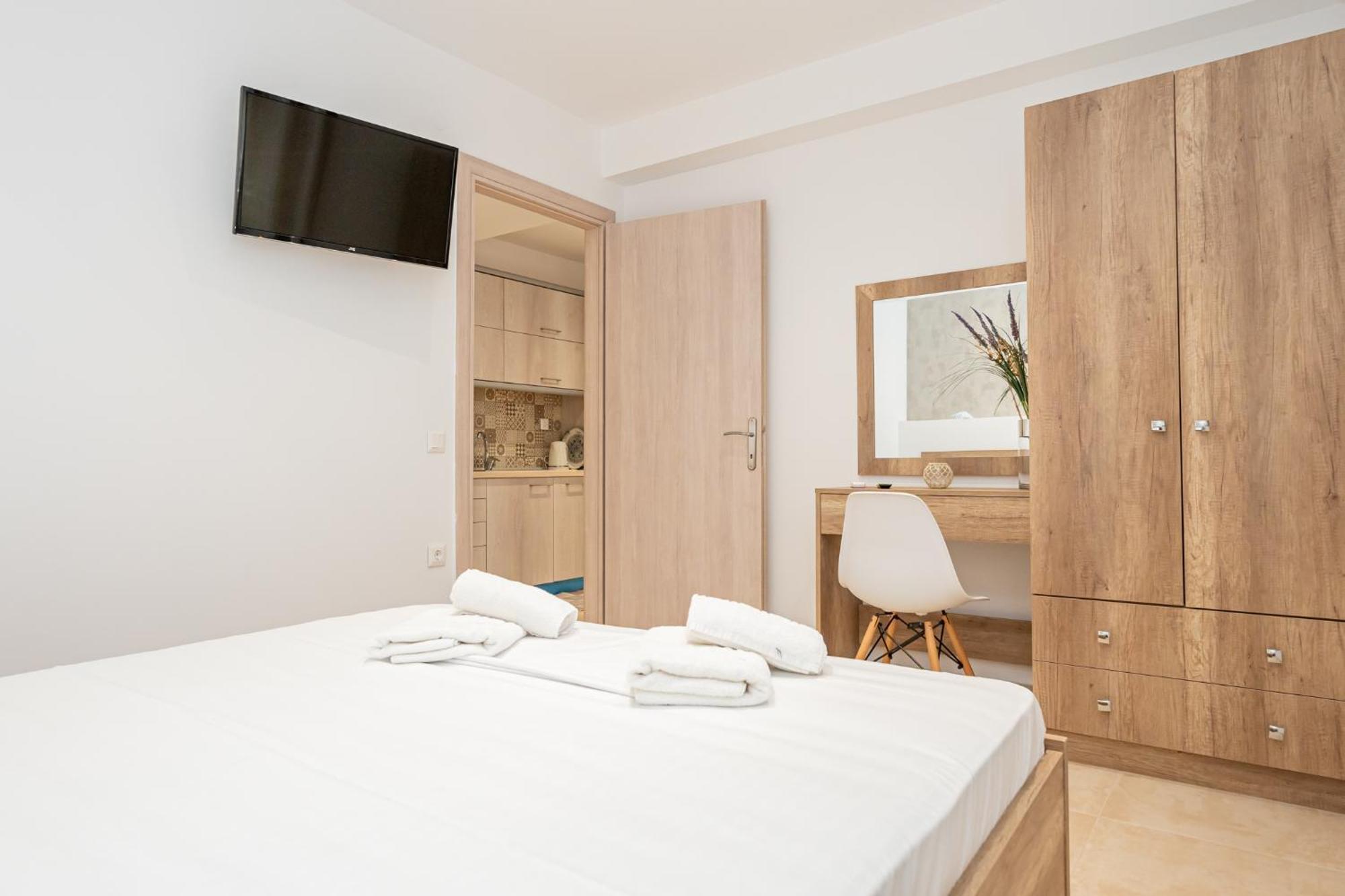 פראליה דיוניסיו Milonas House Apartments מראה חיצוני תמונה
