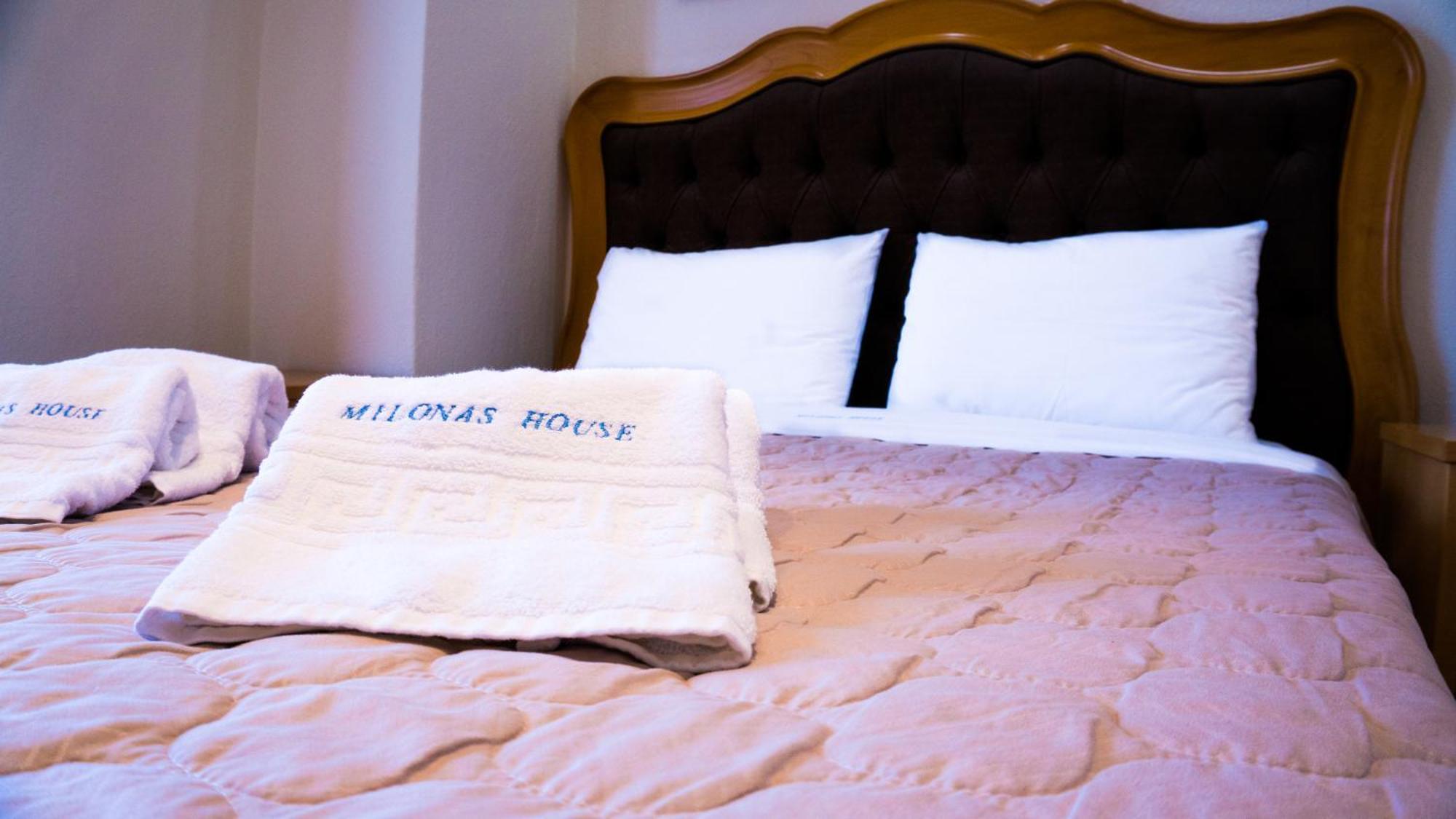 פראליה דיוניסיו Milonas House Apartments מראה חיצוני תמונה